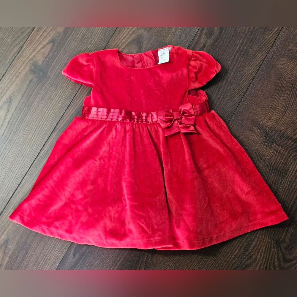 🎉 5 For $5 - H&M Kids Red Velvet Dress with Bow - 12-18 Month